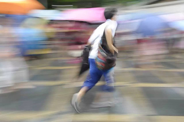 廣州暴雨突襲，高考繼續(xù)_除濕機廠家